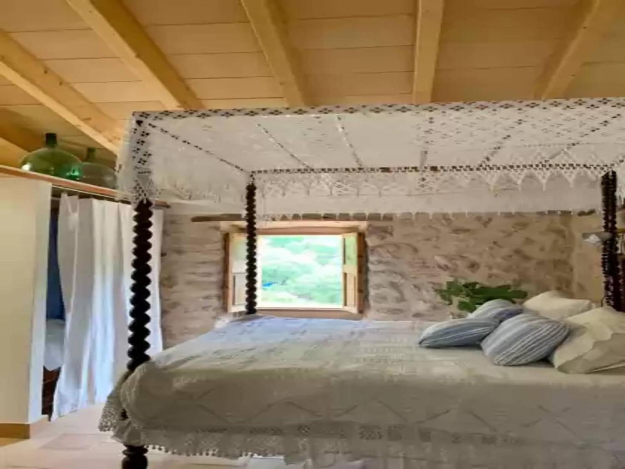 Chalet Spectacular With Pool