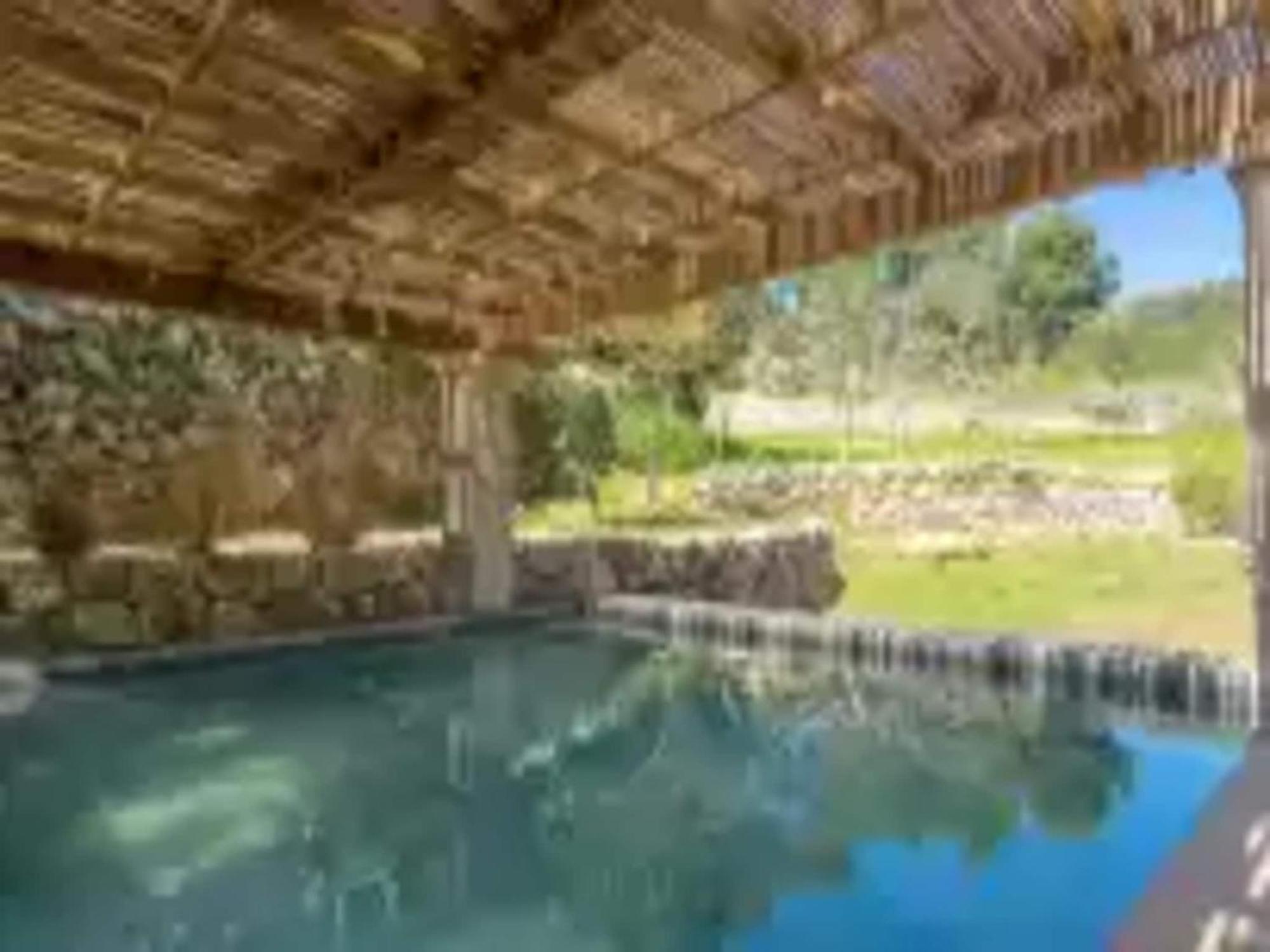 Chalet Spectacular With Pool